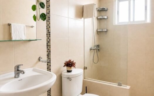 Apartamento en Venta en Avenida España, Santo Domingo Este | Vista Directa al Mar