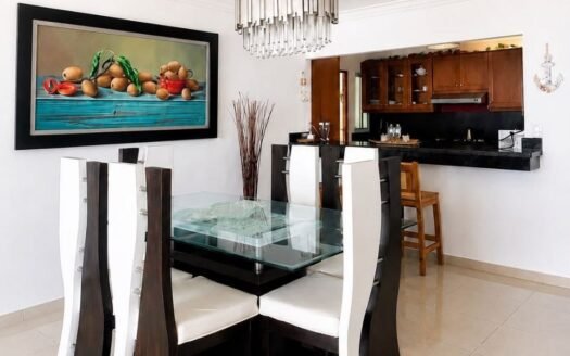 Apartamento en Venta en Avenida España, Santo Domingo Este | Vista Directa al Mar