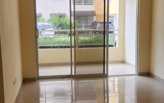 Apartamentos en primer piso con patio en la Av la América Santo Domingo esté