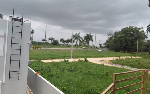 Solares en Venta en Santo Domingo Norte: Proyecto Residencial en Avenida Principal